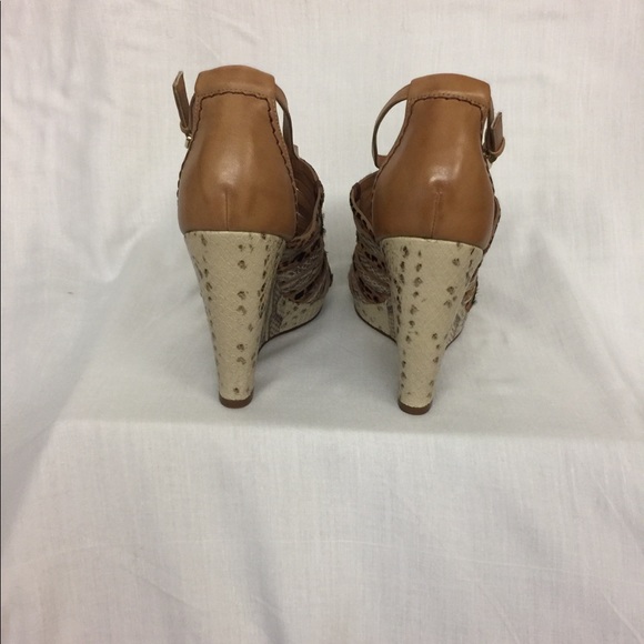 ❇ NWT ❇ Cole Haan Animal Print Tan and Neutral Wedge Sandals, Size 8.5 - Picture 2 of 4